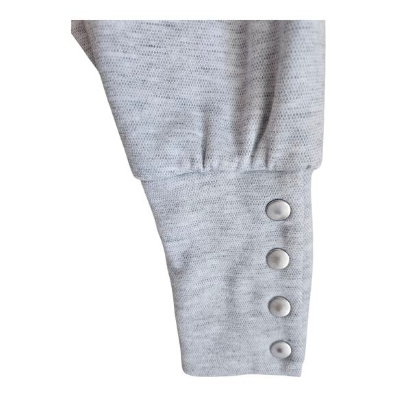 EVEREVE Women XS Sweatshirt Light Gray Long Sleeve Wide Cuff with Snaps 36" - Picture 4 of 6